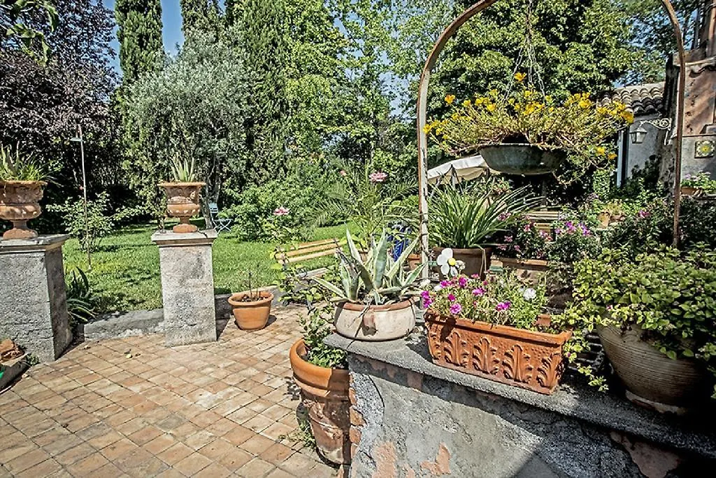 Relais De Charme - B&B Short Lets La Casa Di Francesca Sant'Agata Li Battiati 3*,  Italia
